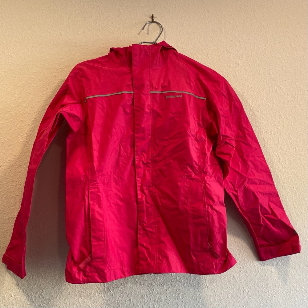 Girl’s Patagonia windbreaker